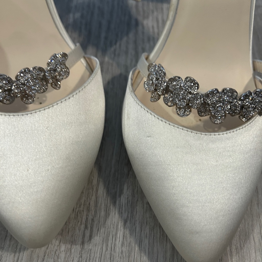 Luxe White Satin Heels with Crystal Embellishments - Picture 4 of 10